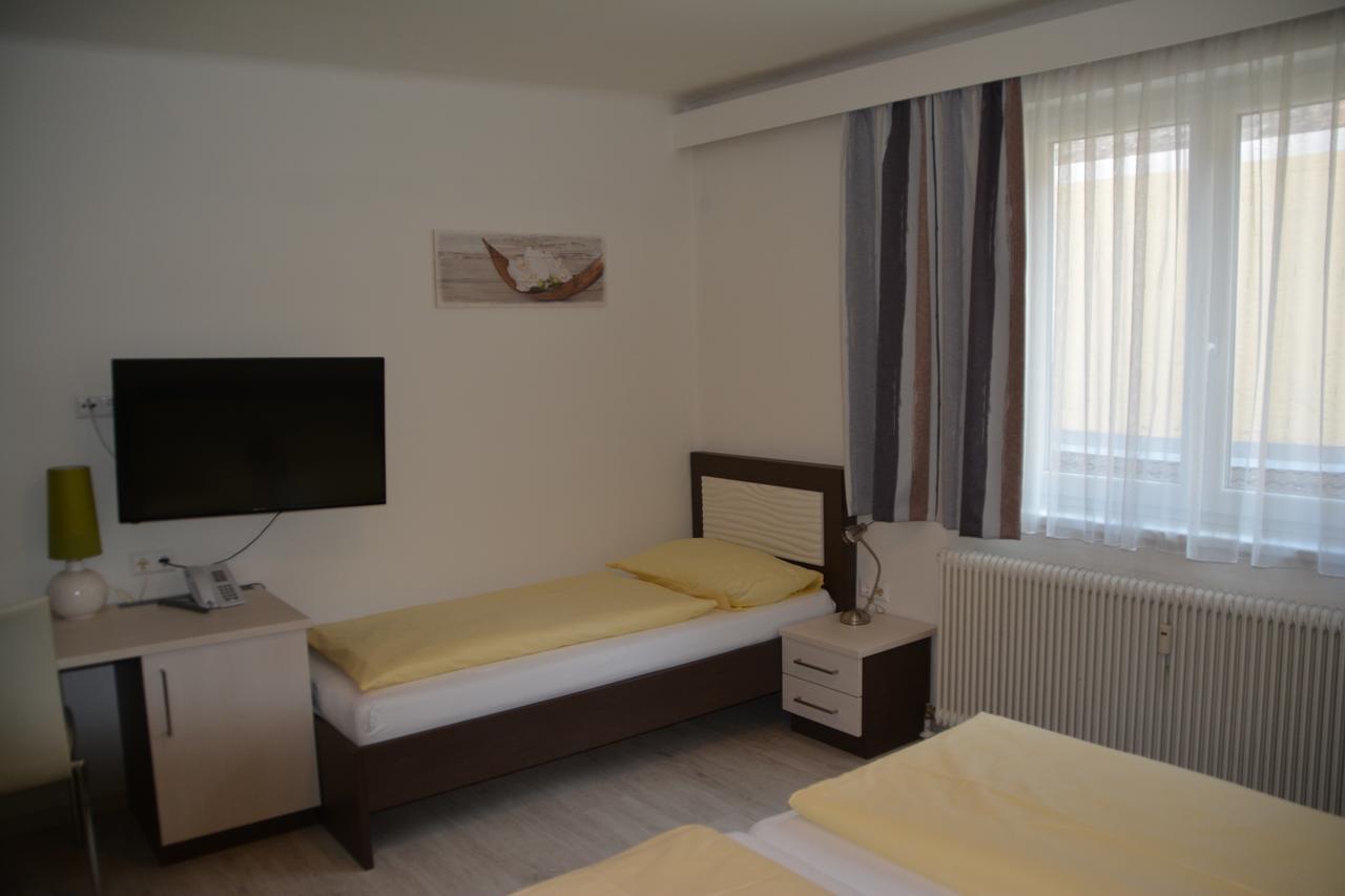 Hotel Lenau Stockerau Extérieur photo