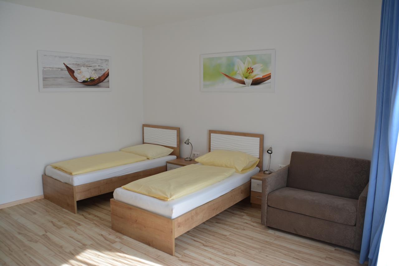 Hotel Lenau Stockerau Extérieur photo