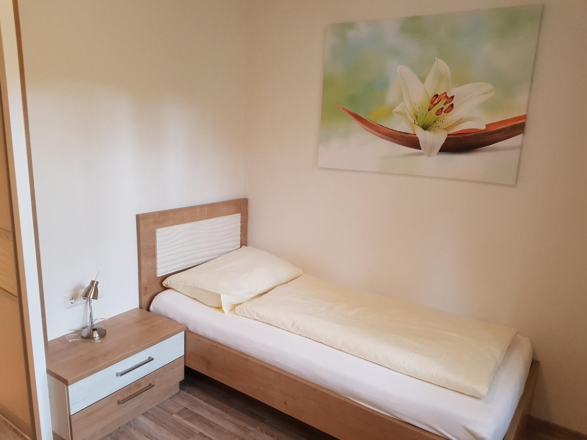 Hotel Lenau Stockerau Extérieur photo