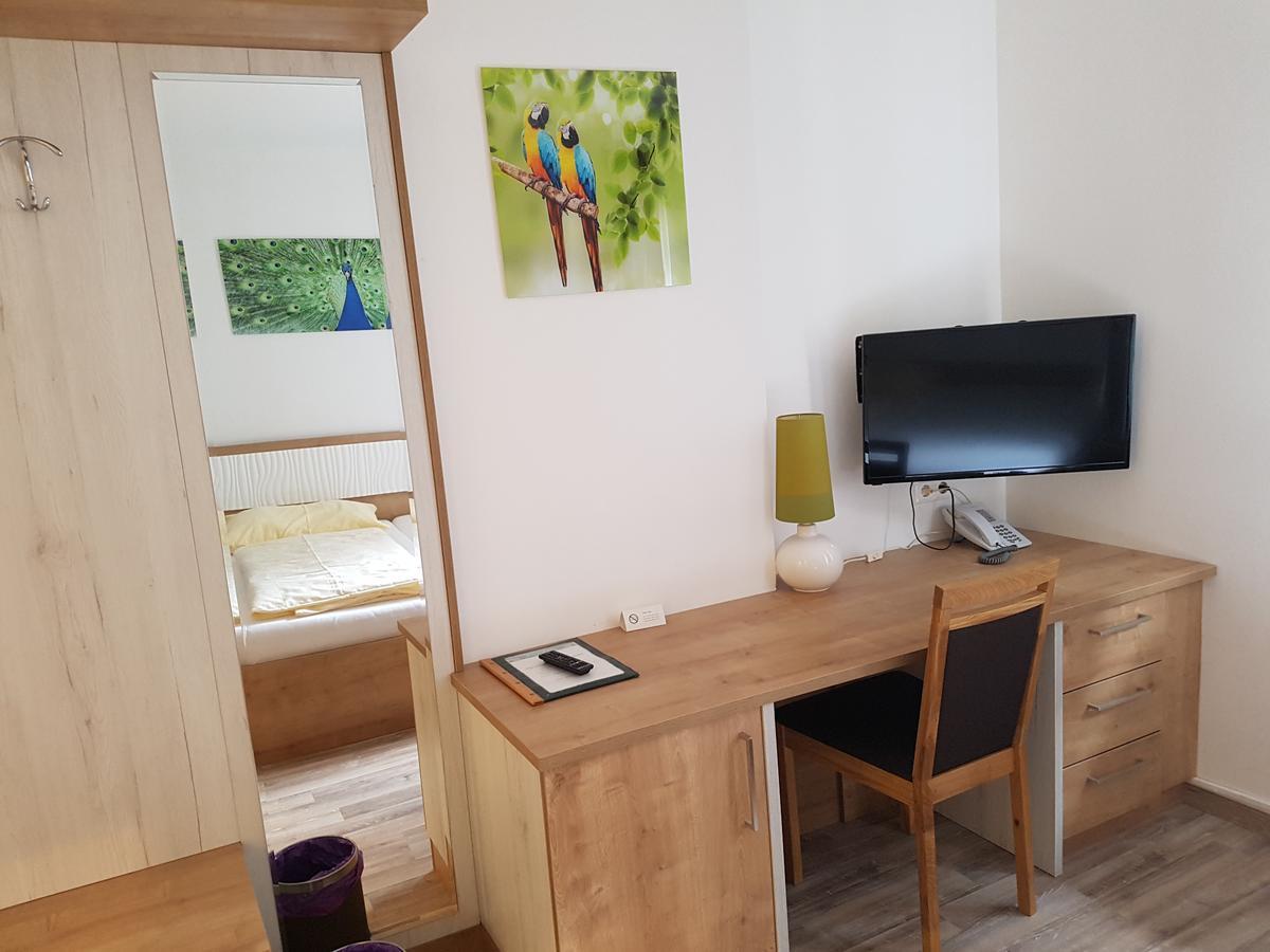 Hotel Lenau Stockerau Extérieur photo