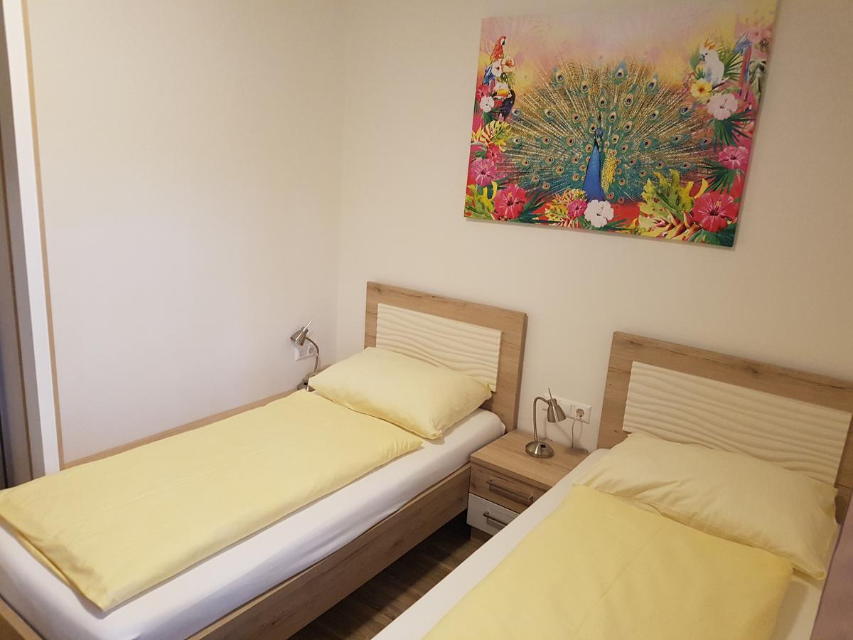 Hotel Lenau Stockerau Extérieur photo