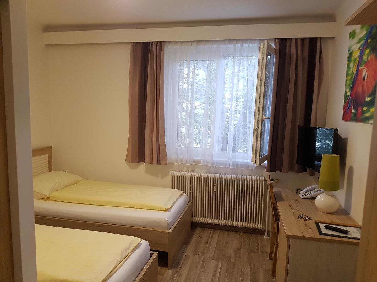 Hotel Lenau Stockerau Extérieur photo